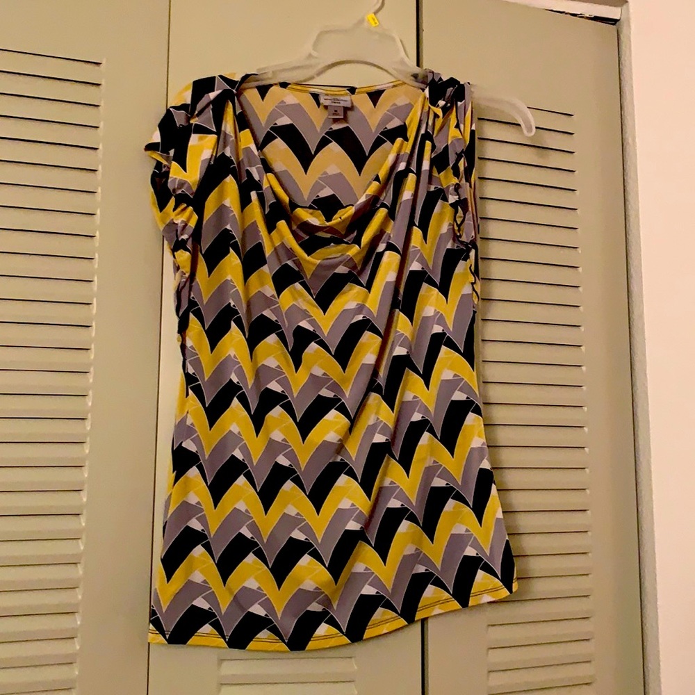 Women’s medium short sleeved blouse